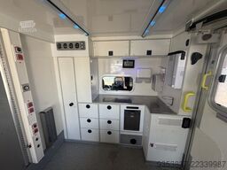 MAN TGE 180 50 180pk Automaat 50 AMBULANCE INCL STR...