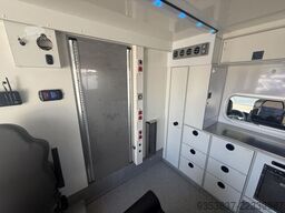 MAN TGE 180 50 180pk Automaat 50 AMBULANCE INCL STR...