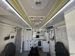 MAN TGE 180 50 180pk Automaat 50 AMBULANCE INCL STR...