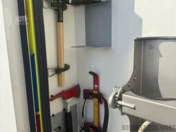 MAN TGE 180 50 180pk Automaat 50 AMBULANCE INCL STR...