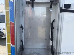 MAN TGE 180 50 180pk Automaat 50 AMBULANCE INCL STR...