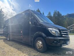 Mercedes-Benz Sprinter 519 Minibus – 21 seats – Two sets of tire