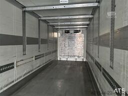 Schmitz Cargobull box semi-trailer with Carrier unit