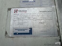 Schmitz Cargobull box semi-trailer with Carrier unit