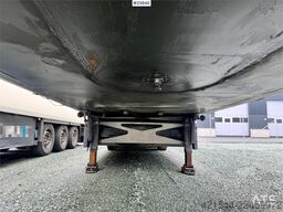 Schmitz Cargobull box semi-trailer with refrigeration unit and load
