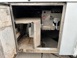 PEZZIOLI 3.Stock Viehtransporter Aggregat/Hubdach/Tränke/
