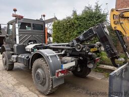 MERCEDES-BENZ Unimog U5023 als Abrollkipper mit Hakenlift