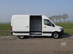 MERCEDES-BENZ ESPRINTER 320