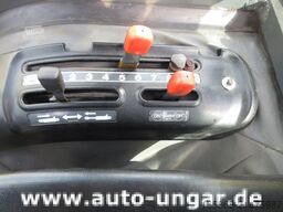 Kubota B2410 4x4 Kommunaltraktor Winterdienst