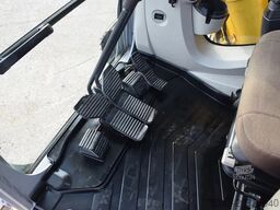 New Holland Kobelco E235B SR-LCT