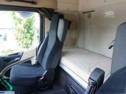 Mercedes-Benz Actros 2546 / Lecapitaine refrigerator