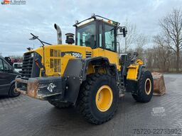 Komatsu WA 250 P7-6 | Klima | Schaufel | 14t | Unterlagen vorhanden