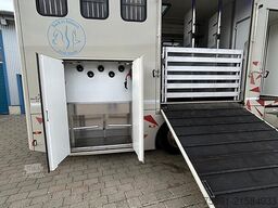 Volvo FM Pferdetransporter 5 Pferde Popout Solar