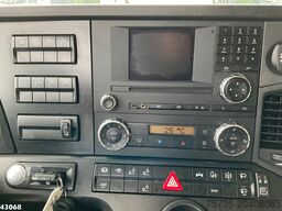 Mercedes-Benz Arocs 3251 8x4 Euro 6 Hiab 28 Tonmeter laadkraan