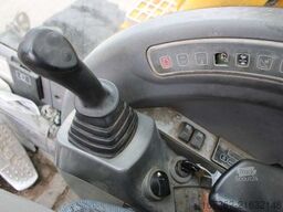 JCB JS145W