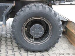 JCB JS145W