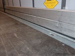 Schmitz SCS 24 Liftachse P-Kasten Getränkezertifikat