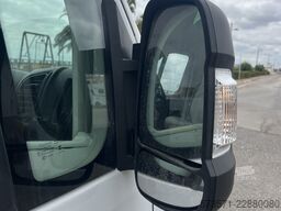 Ford Transit Piloto A603G 2025 | manuales | Capacidad para 3 personas