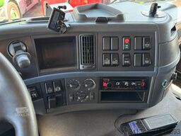 VOLVO FM-400 8x2 HMF2820-6