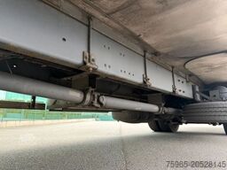 DAF CF 75.250 EURO 3 MANUAL GEARBOX VAN BEURDEN ISOL