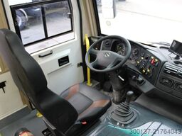 Mercedes-Benz Atego 1725 4x4 Passenger Bus