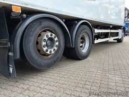 VOLVO FM330
