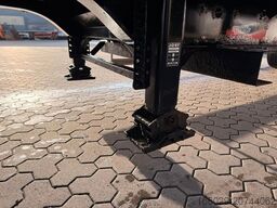 KRONE SZ - Mega Koffer mit Rampenhalterung