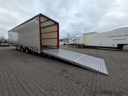 Wiese Gabelstaplertransporter mit Rampe