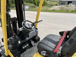 Hyster H2.5XT