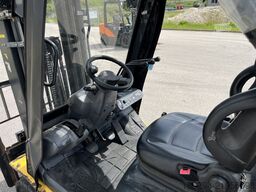 Komatsu FD25T-17