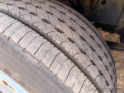 Volvo FM 330 19T FRIGO - CARRIER SUPRA 950MT + LIFT -...