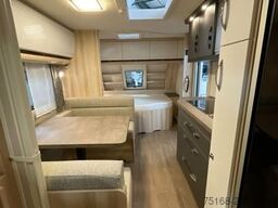 HOBBY De Luxe 545 KMF Modell 2025 / 2000 Kg Achse