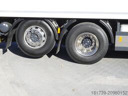 Mercedes-Benz Actros 2548 E6 / GIGA / Cab Lounge chair