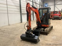 Kubota U 27-4