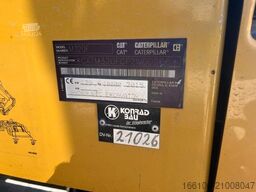 CATERPILLAR 320 F mit OilQuick 70/55 Rototiltsteuerung