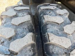 CATERPILLAR 320 F mit OilQuick 70/55 Rototiltsteuerung