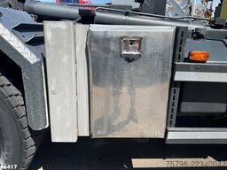 Iveco Trakker AD260T36 6x4 Hiab 24 Tonmeter laadkraan