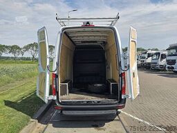 MERCEDES-BENZ SPRINTER 315 L2H2 LED RWD Mbux!