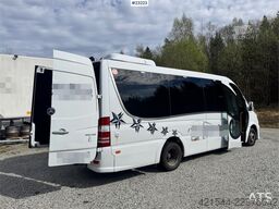 Mercedes-Benz Sprinter 519 CDI Minibus – 17 Seats