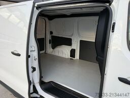 Peugeot EXPERT L2H1 2.0 120 EAT 8