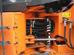 Hitachi ZW220 articulated loader / 2 buckets