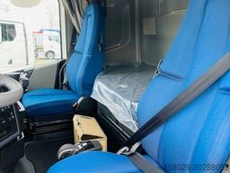VOLVO FH 500 8x4 Kran F820 RA2.27 Jib & Winde Sofort