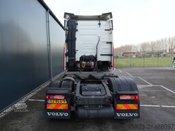 Volvo FH 420 LNG Globetrotter tractor unit