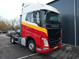 Volvo FH 420 LNG Globetrotter tractor unit