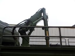 Mercedes-Benz 1017 4X4 ex army reconditioned white with crane