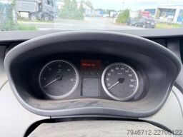 OPEL Vivaro 2,5 CDTI 107 kW 6 Sitzer Kasten DOKA AHK