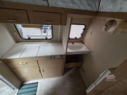 KIP Kompakt KK 400 EK Wohnwagen Hubdach Küche