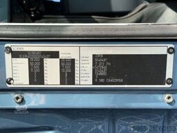 SCANIA R580 V8 MANUAL GEARBOX RETARDER ANALOGUE TACHO