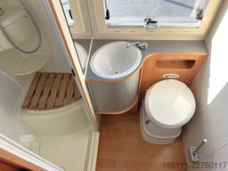 ADRIA 687 SP - Festbett - Automatik - Klima - AHK -