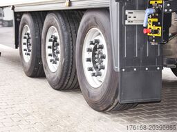 SCHMITZ CARGOBULL SKO FP 60 ThermoKing SLXi 300